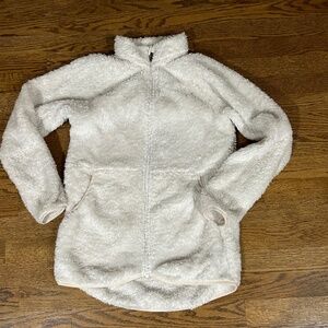The North Face Girls White Furry Fleece Jacket Full Zip and Pockets sz 14/16